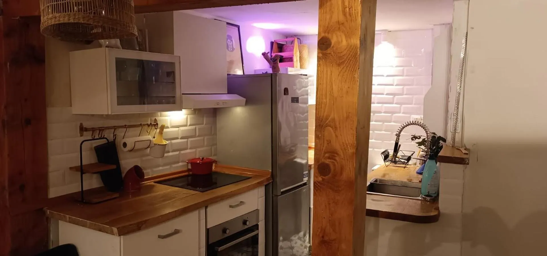 Charming Central Home Split Apartamento