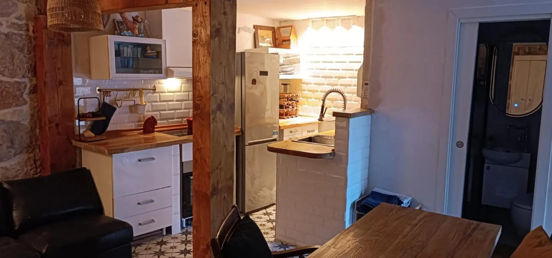Apartamento Charming Central Home Split